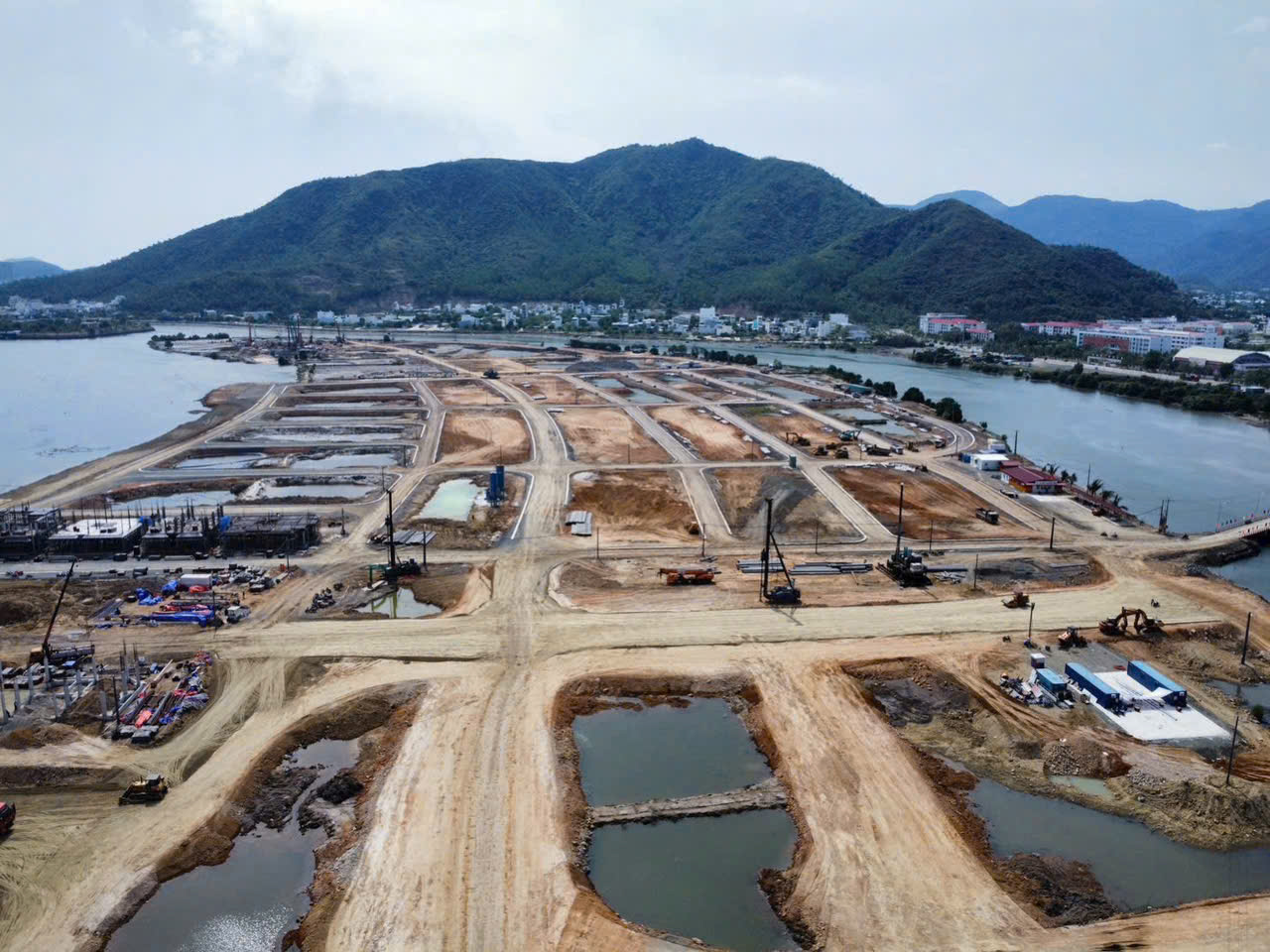 Cap-nhat-tien-do-Charmora-City-Sun-Nha-Trang-thang-3-2026