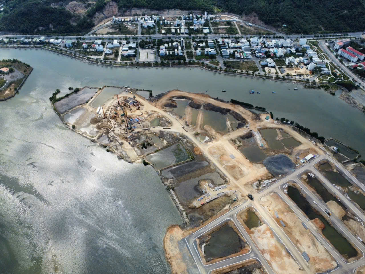 Cap-nhat-tien-do-Charmora-City-Sun-Nha-Trang-thang-3-2026