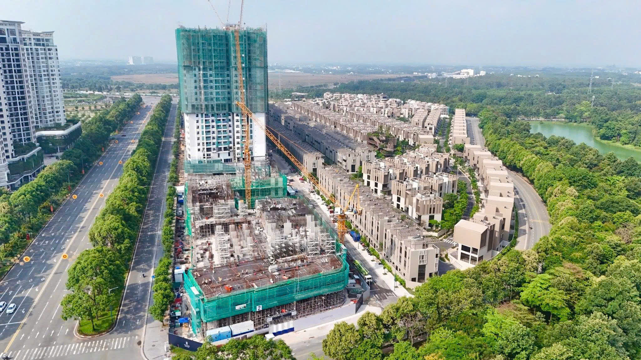 Phân khu Orchard Grand đang thi công phần thân