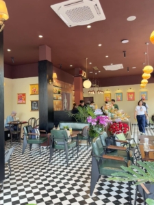 Không gian bên trong văn phòng IQI Nha Trang